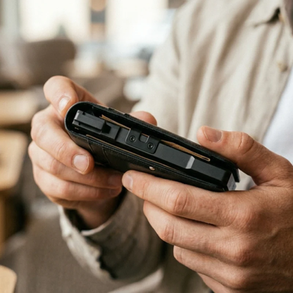 Lumanee MagVault® Minimalist Wallet - Maximum Capacity. Minimal Footprint.